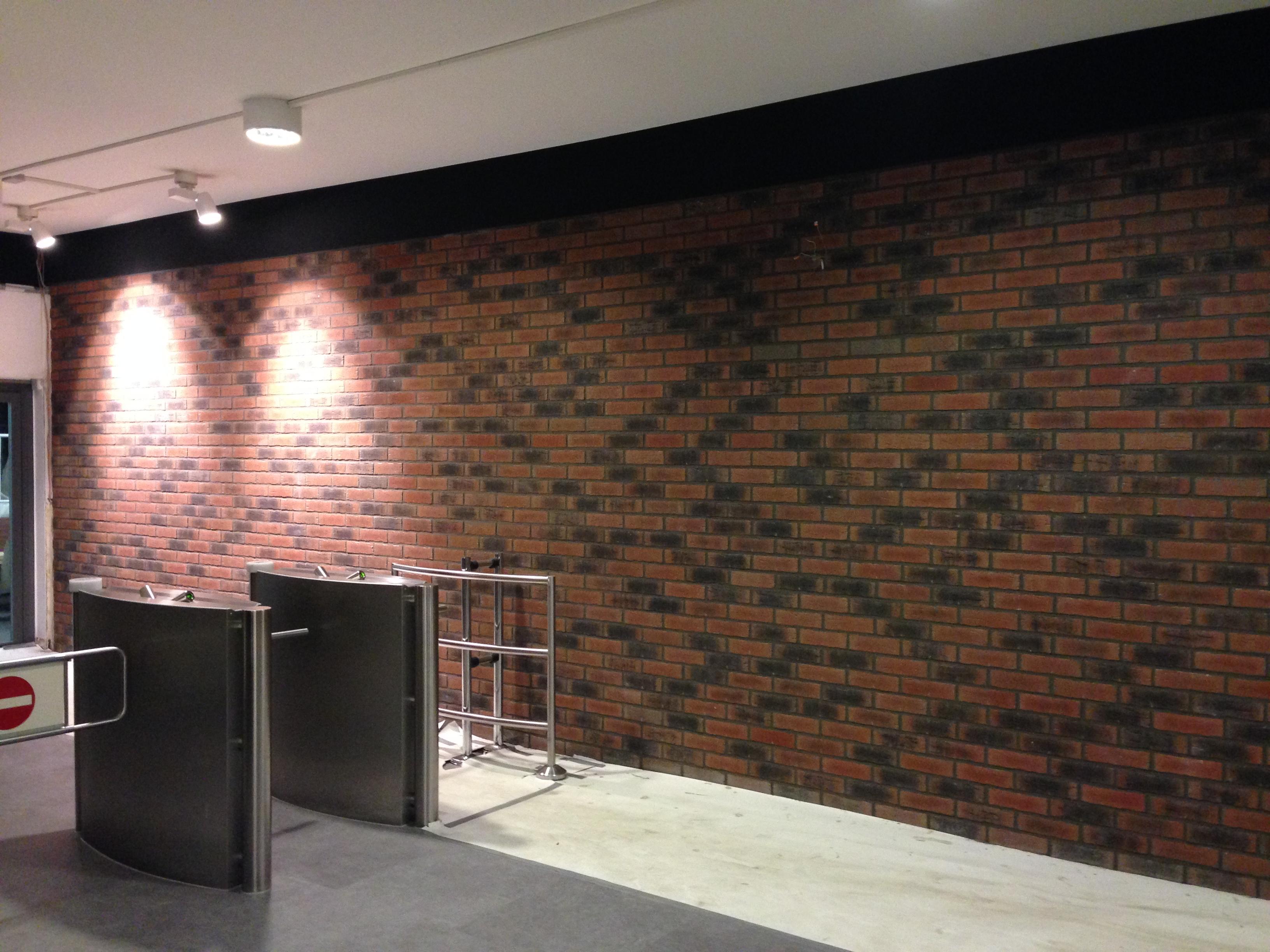 McFit Dortmund – Großflächige Klinkerriemchen an der Seitenwand